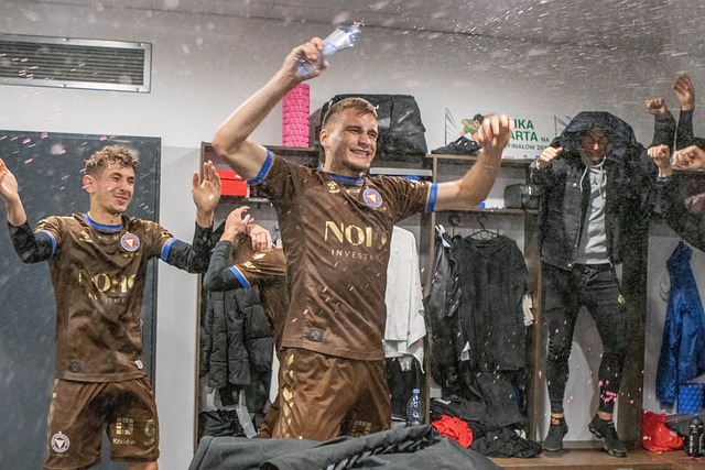 吴艳妮在田 吴艳妮在田