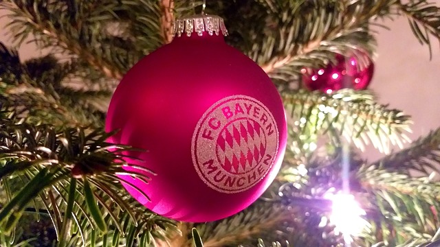 中场的长传 中场的长传